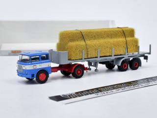 LIAZ 706 Valník s plošinovým návěsem Cirkus Busch - seno Brekina 1:87