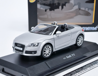 AUDI TT - stříbrná CARARAMA 1:24